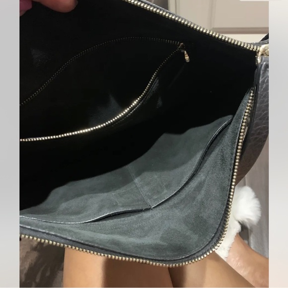 SOLD!!!!


Authentic Valentino Rockee Fringe X-Large Clutch - Picture 3 of 6